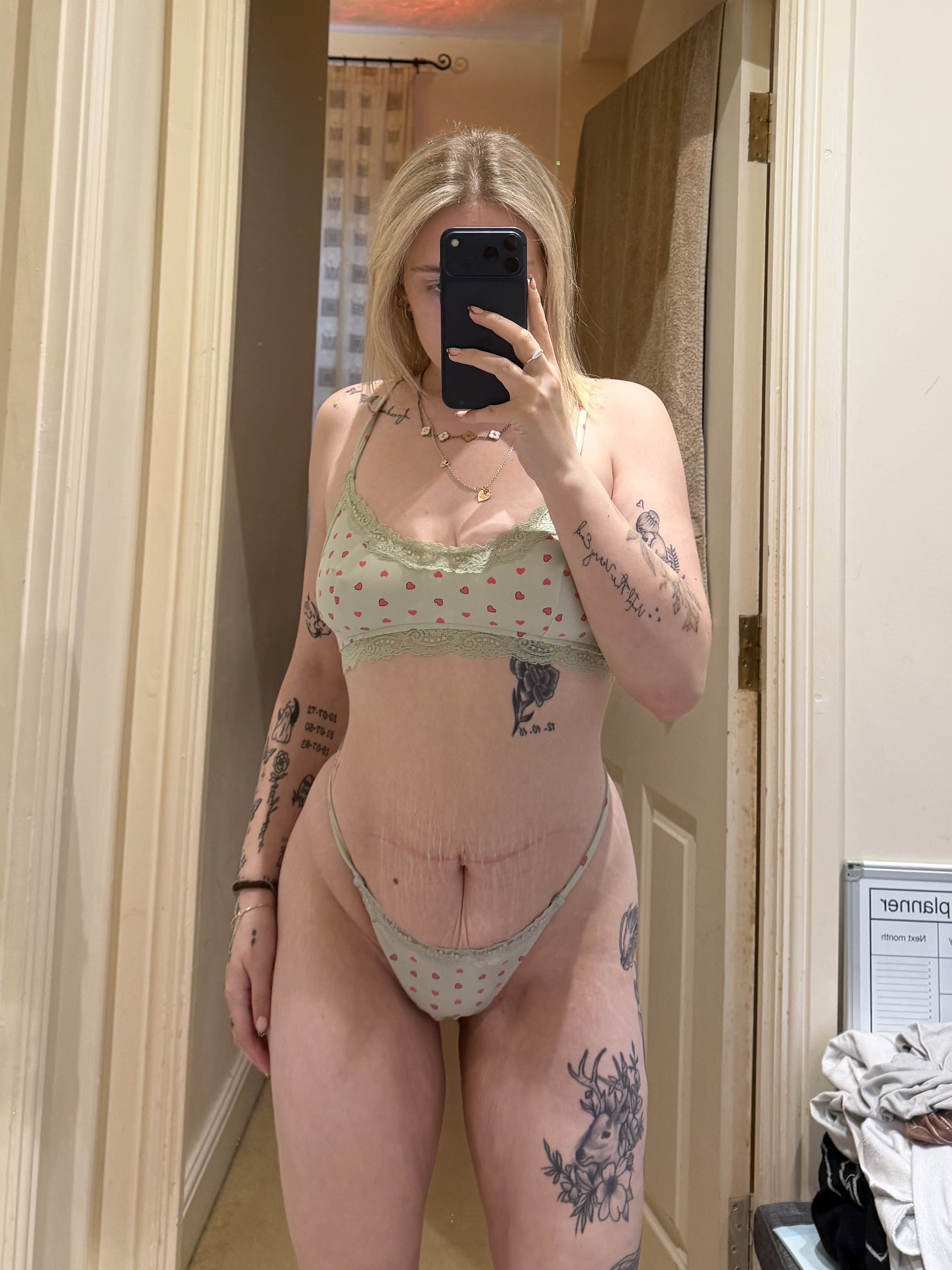 Megsxo gallery image 3