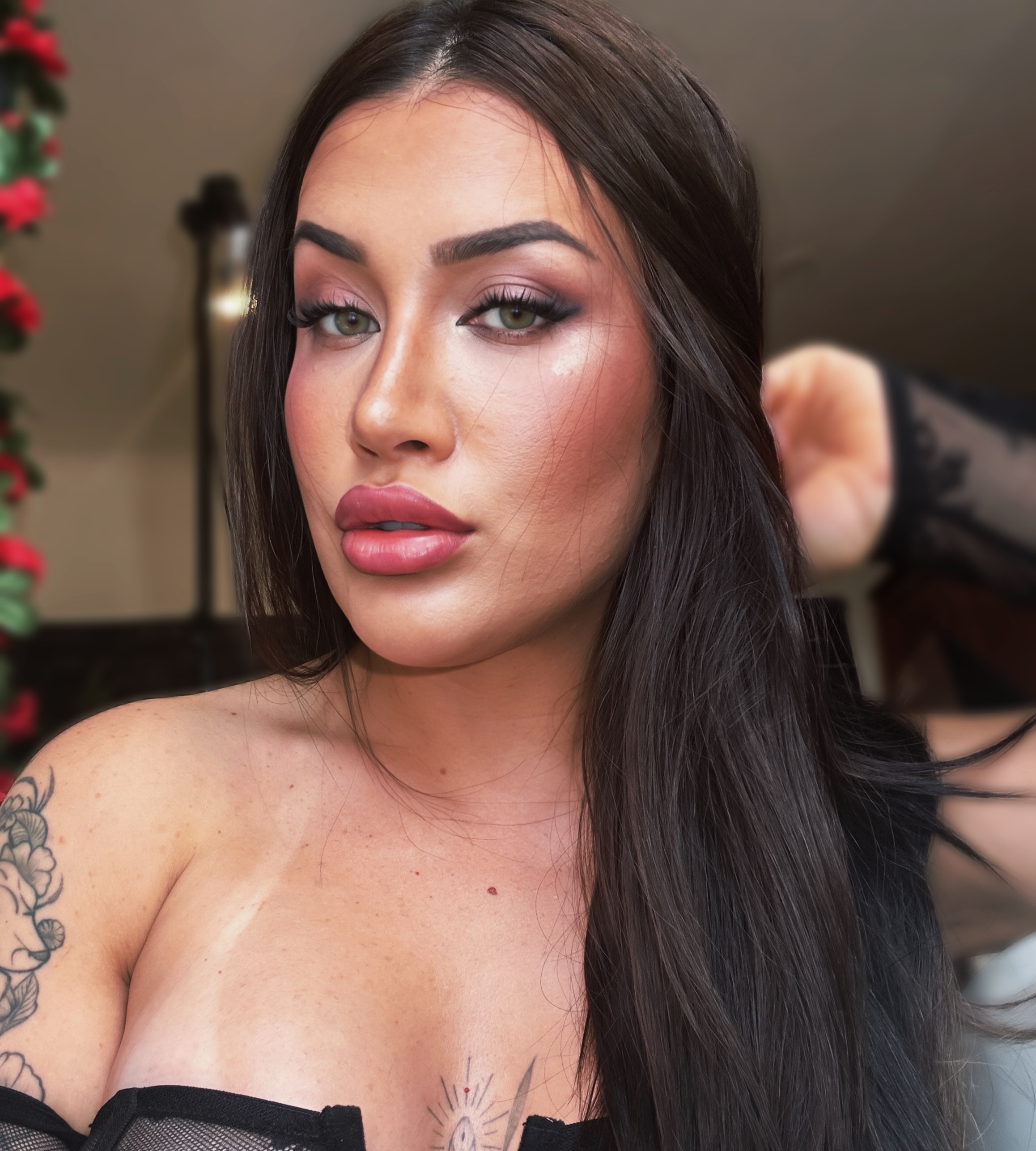 Dominatrix Anitta gallery image 1