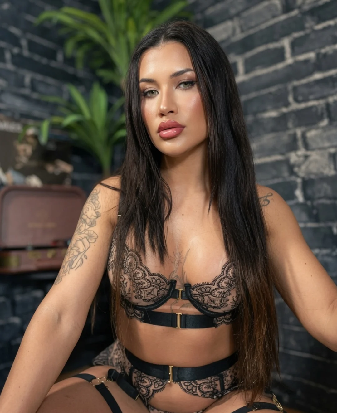 Dominatrix Anitta gallery image 5